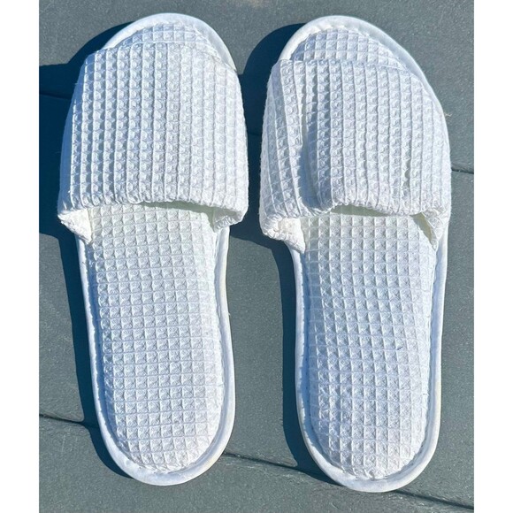 New House Shoe Slippers - Large - Picture 1 of 2